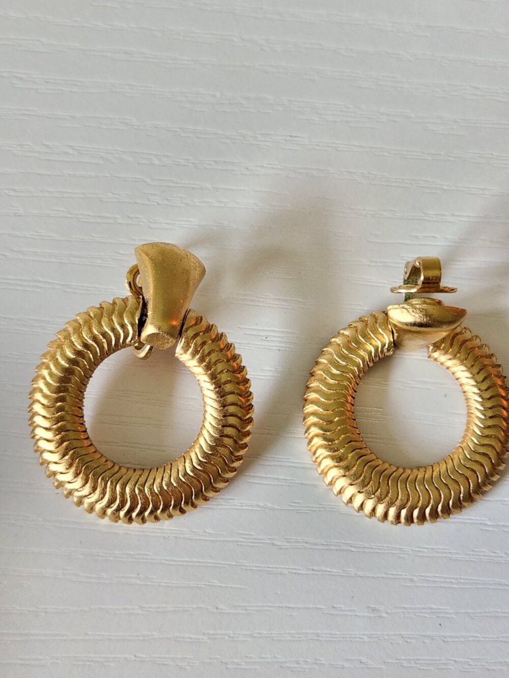 Vintage Trifari Gold Tone Textured Hoop Clip On Earrings Retro Statement